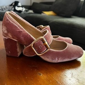 Light Pink Velvet Sam Edelman pumps